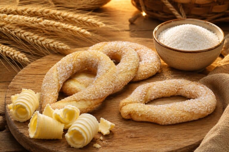 Torcetti al burro, deliziosi biscotti a forma di goccia