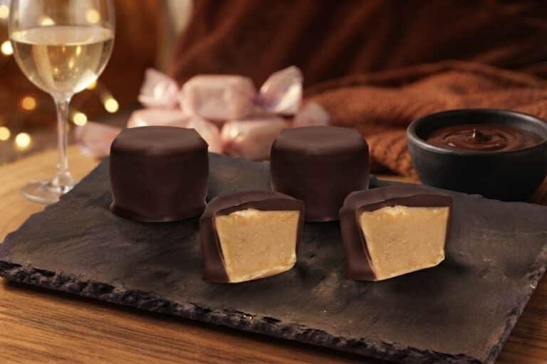 Praline di cioccolato fondente con farcia al Moscato d'Asti